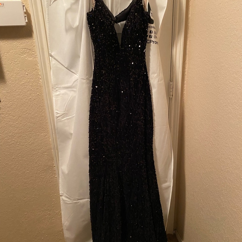 Stunning size 6 Prom Dress